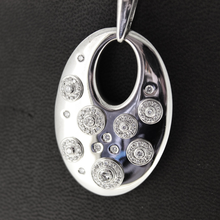 Hanger Hulchi Belluni Tweedehands 86391-2161 Juwelier Clem Vercammen.jpg