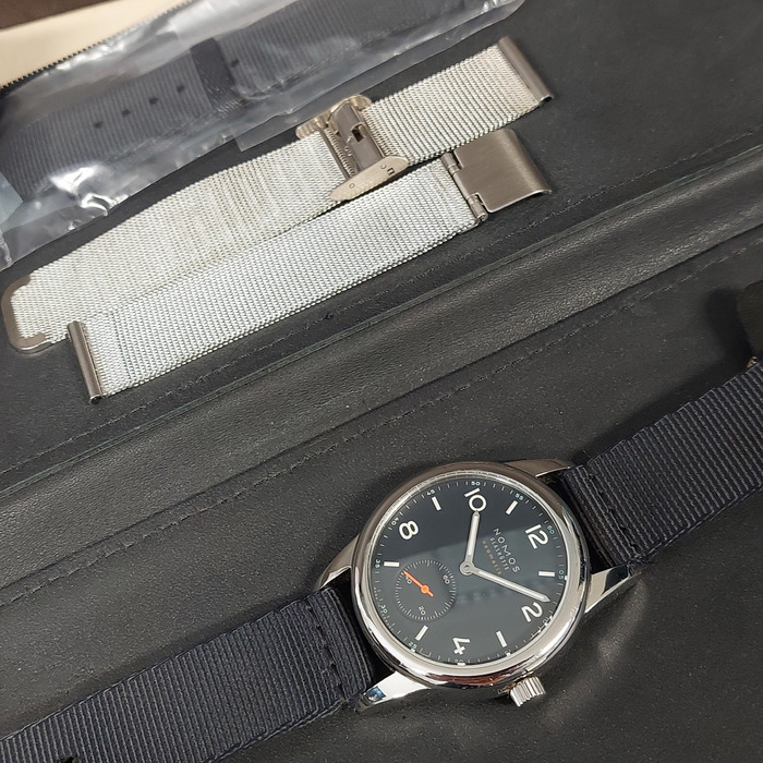 Nomos Club Neomatic Atlantic 741 Tweedehands 1309-2036 Juwelier Clem Vercammen.jpg