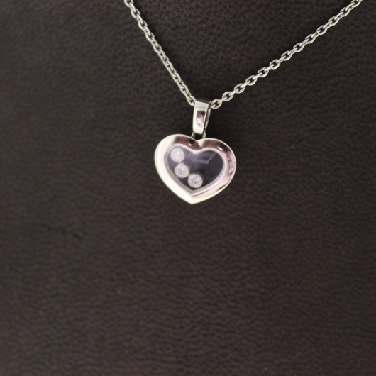 Juweel Chopard ketting met hanger Happy Diamond 79A611-1001 witgoud 18 karaat briljanten '1410-3126-TWDH' Juweel Chopard ketting met hanger Happy Diamond 79A611-1001 witgoud 18 karaat briljanten '1410-3126-TWDH'