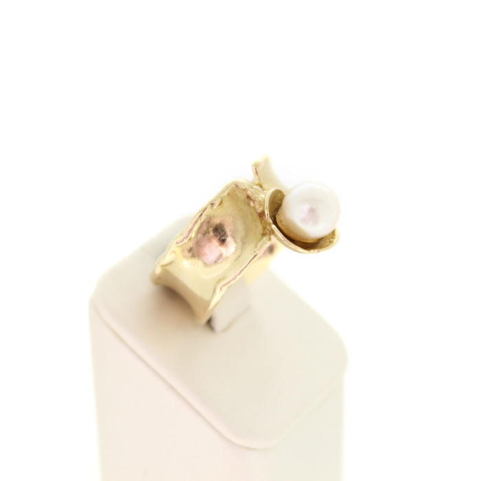 Ring Martine Oversteyns Geelgoud 18 Karaat Parel Tweedehands 1063-3102 Juwelier Clem Vercammen.jpg