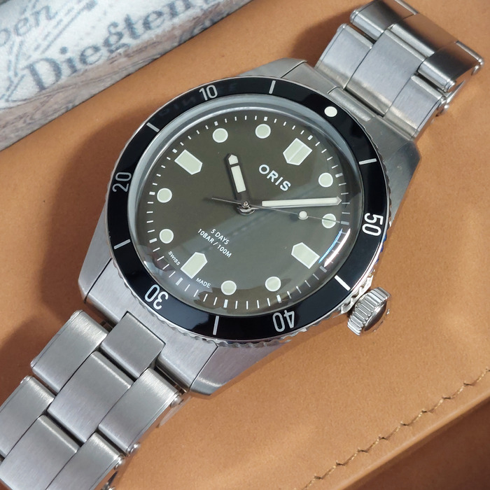 Oris Divers 65 Hodinkee 0140077744087 Tweedehands 99099-2021 Juwelier Clem Vercammen.jpg