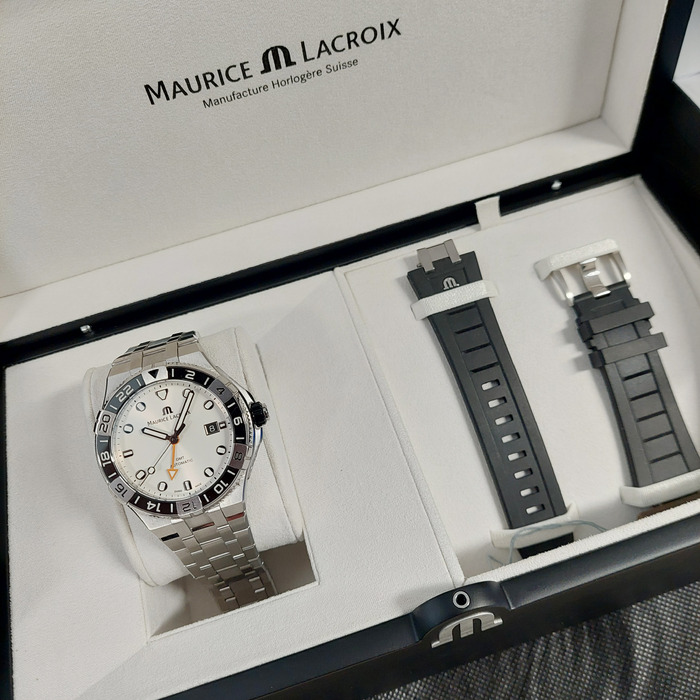 Maurice Lacroix Aikon Venturer Gmt AI6158-SS00F-130A Tweedehands 1231-2034 Juwelier Clem Vercammen.jpg