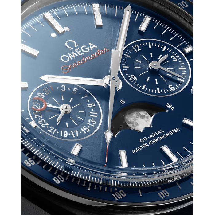 Omega Speedmaster 304 33 44 52 03 001 Moonwatch Moonphase Co-Axial Master Chronometer juwelier Clem Vercammen 1.jpg