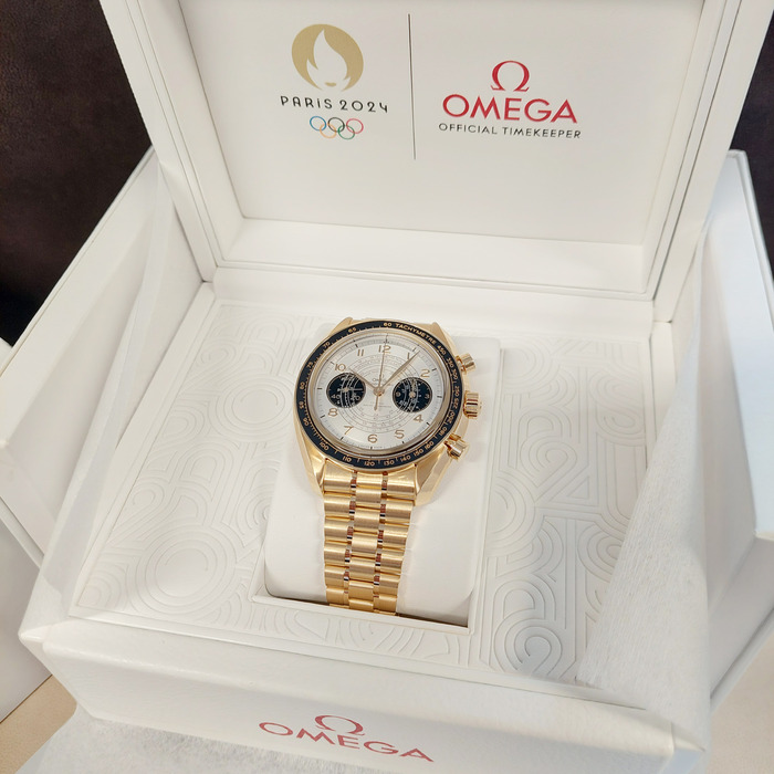 Omega Speedmaster Chronoscope 43mm 52260435102001 Olympic Games Paris 2024 Moonshine gold.jpg