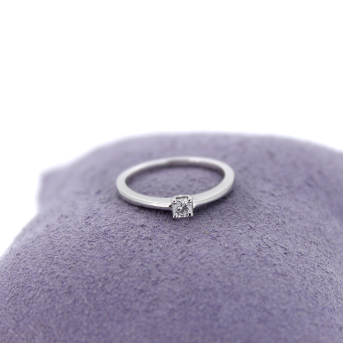 Ring Flanders Witgoud 18 Karaat Solitaire Diamant Princess Cut Tweedehands 1861-3158 Juwelier Clem Vercammen.jpg