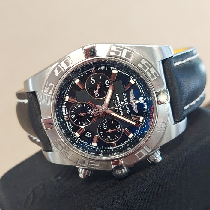 Breitling Chronomat AB0110 Tweedehands 99108-2057 Juwelier Clem Vercammen.jpg