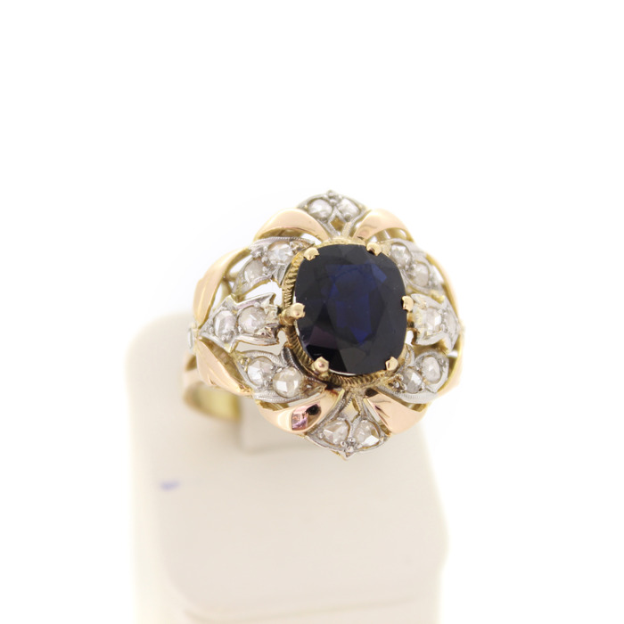 Ring Geelgoud 18 Karaat Diamant 8Kant Saffier Tweedehands 2260-3200 Juwelier Clem Vercammen.jpg