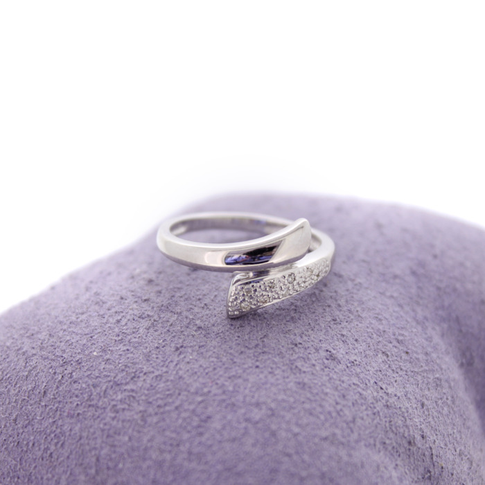 Ring Witgoud 18K Diamanten TWeedehands 82843-3182 Juwelier Clem Vercammen.jpg