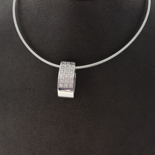 Juweel Omega Collier met hanger Witgoud 18 karaat Briljanten '2412-3215-TWDH' Juweel Omega Collier met hanger Witgoud 18 karaat Briljanten '2412-3215-TWDH'