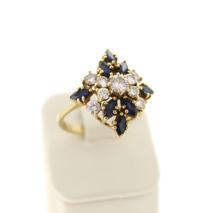 Coctail Ring Geelgoud 18K Briljanten Saffier Tweedehand 2363-3242 Juwelier Clem Vercammen.jpg