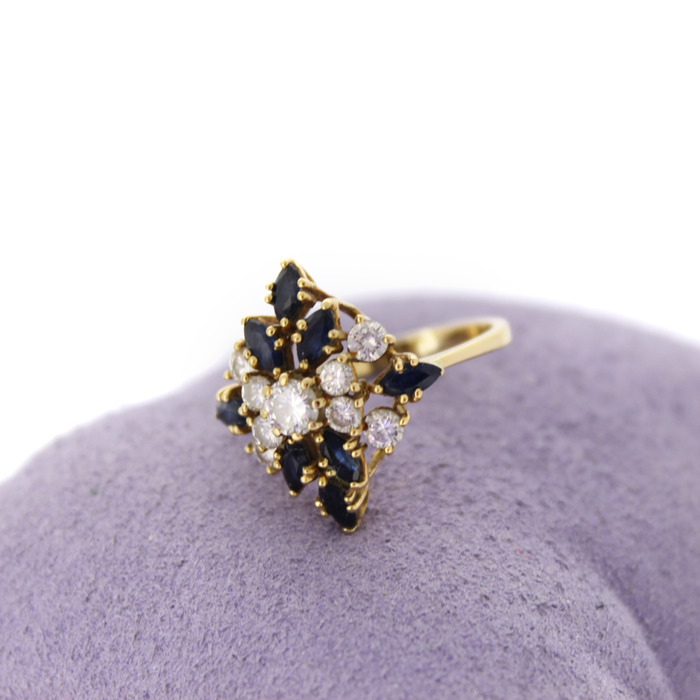 Coctail Ring Geelgoud 18K Briljanten Saffier Tweedehand 2363-3242 Juwelier Clem Vercammen.jpg