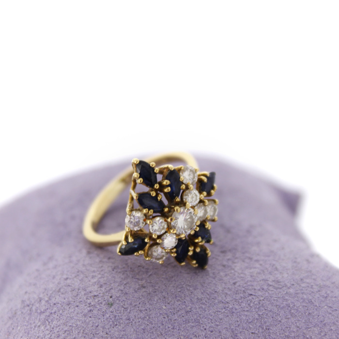 Coctail Ring Geelgoud 18K Briljanten Saffier Tweedehand 2363-3242 Juwelier Clem Vercammen.jpg