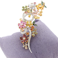 Juweel Broche bloemen Bicolor wit en geelgoud 18 karaat briljanten en kleurstenen '2228-3233-TWDH' Juweel Broche bloemen Bicolor wit en geelgoud 18 karaat briljanten en kleurstenen '2228-3233-TWDH'
