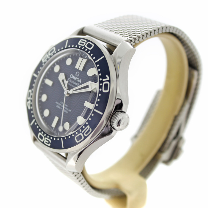 Omega Seamaster Diver 300M James Bond Anniversary 60th 21030422003002 Tweedehands 2307-2062 Juwelier Clem Vercammen.jpg