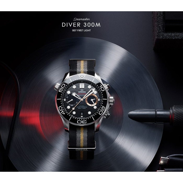 Omega Seamaster Diver 300M 44mm James Bond 007 First Light 21032445101002 juwelier Clem Vercammen 12.jpg