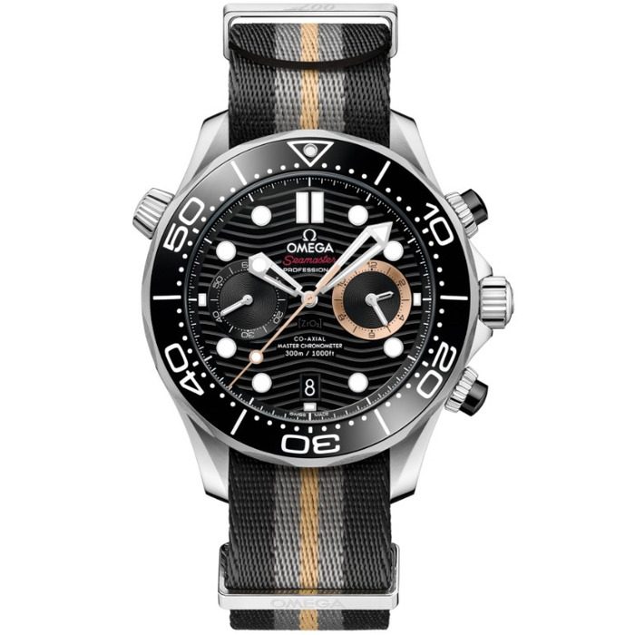 Omega Seamaster Diver 300M 44mm James Bond 007 First Light 21032445101002 juwelier Clem Vercammen 12.jpg