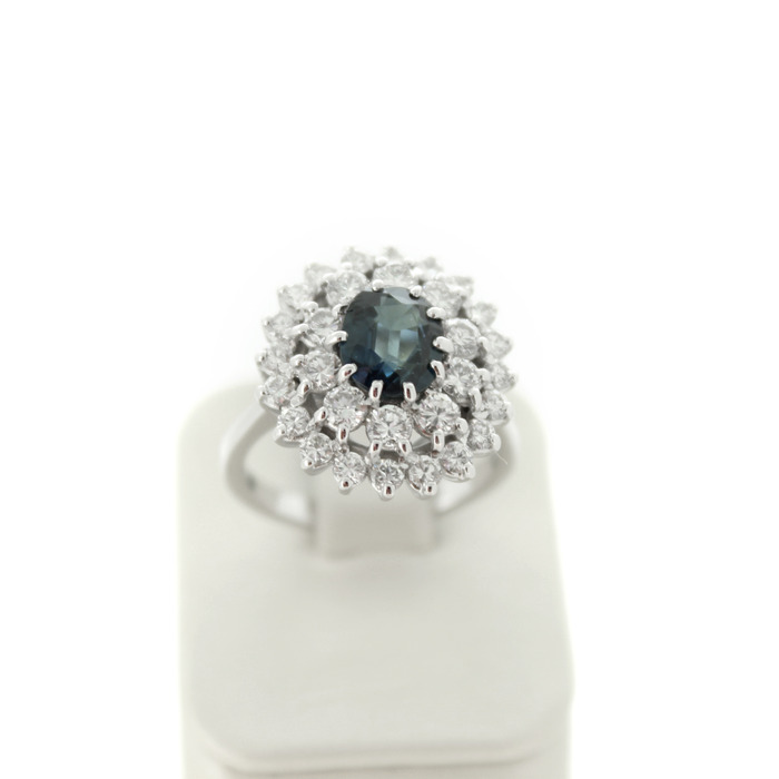 Ring Witgoud 18 Karaat Briljanten Saffier Tweedehands 2361-3240 Juwelier Clem Vercammen.jpg