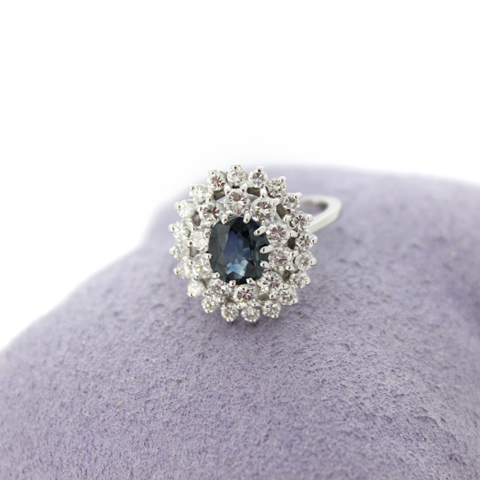 Ring Witgoud 18 Karaat Briljanten Saffier Tweedehands 2361-3240 Juwelier Clem Vercammen.jpg