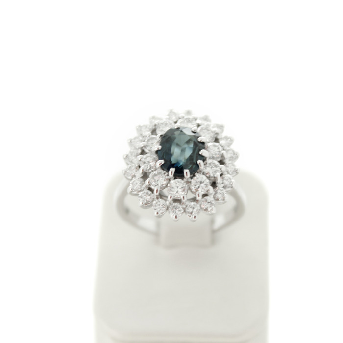 Ring Witgoud 18 Karaat Briljanten Saffier Tweedehands 2361-3240 Juwelier Clem Vercammen.jpg
