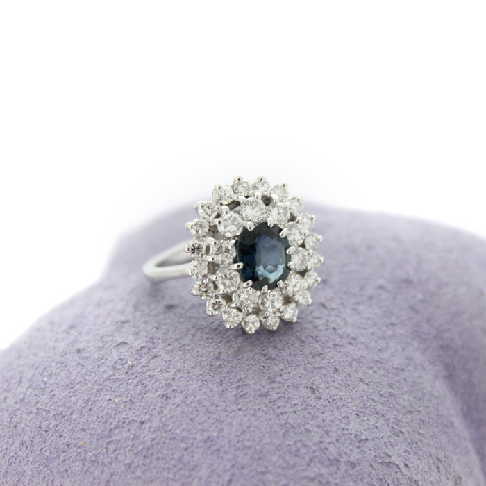 Ring Witgoud 18 Karaat Briljanten Saffier Tweedehands 2361-3240 Juwelier Clem Vercammen.jpg