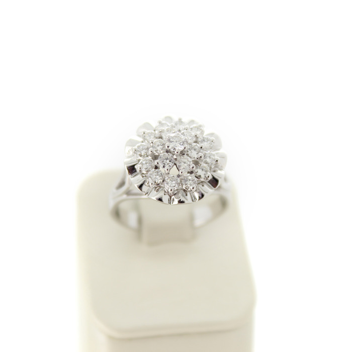 Ring Witgoud 18 Karaat Entourage Cocktailring Briljanten Tweedehands 2682-3263 Juwelier Clem Vercammen.jpg