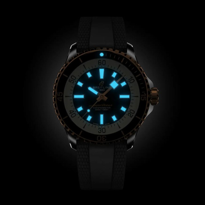 254716 01 Breitling Superocean Automatic 42 U17375211B1S1 Juwelier Clem Vercammen.jpg