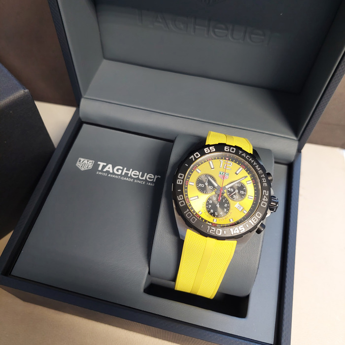 Tag Heuer CAZ101AMFT8054 Tweedehands 3121-2099 Juwelier Clem Vercammen.jpg