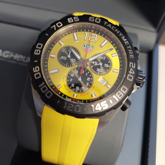 Tag Heuer CAZ101AMFT8054 Tweedehands 3121-2099 Juwelier Clem Vercammen.jpg