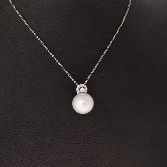 Ketting Met Hanger Witgoud 18 Karaat Parel Zirconium Tweedehands 4499-3281 Juwelier Clem Vercammen.jpg