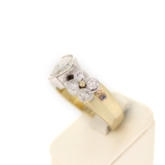 ring Bicolor wit Geelgoud 18 Karaat Briljanten Peer 4568-3282 Juwelier Clem Vercammen.jpg