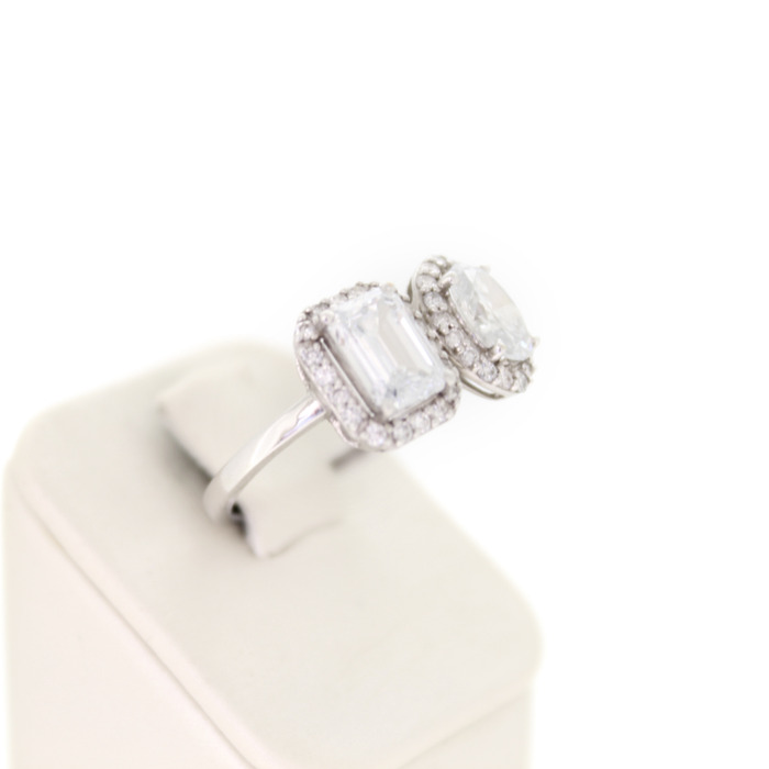 Ring 14 Karaat Witgoud Lab grown Diamonds Oval Emeralds Briljanten Tweedehands 4403-3287 Juwelier Clem Vercammen.jpg