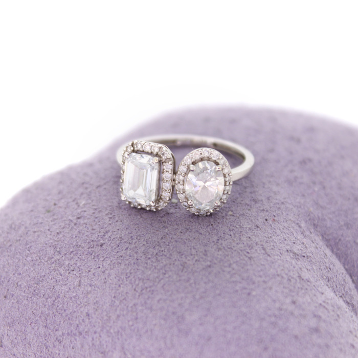 Ring 14 Karaat Witgoud Lab grown Diamonds Oval Emeralds Briljanten Tweedehands 4403-3287 Juwelier Clem Vercammen.jpg