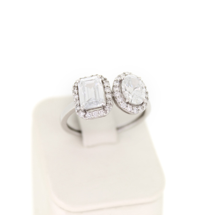 Ring 14 Karaat Witgoud Lab grown Diamonds Oval Emeralds Briljanten Tweedehands 4403-3287 Juwelier Clem Vercammen.jpg