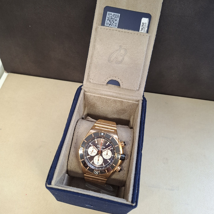 Breitling Super Chronomat B01 44 RB0136E31Q1R1 Rosegoud 18K Tweedehands 4948-2114 Juwelier Clem Vercammen.jpg