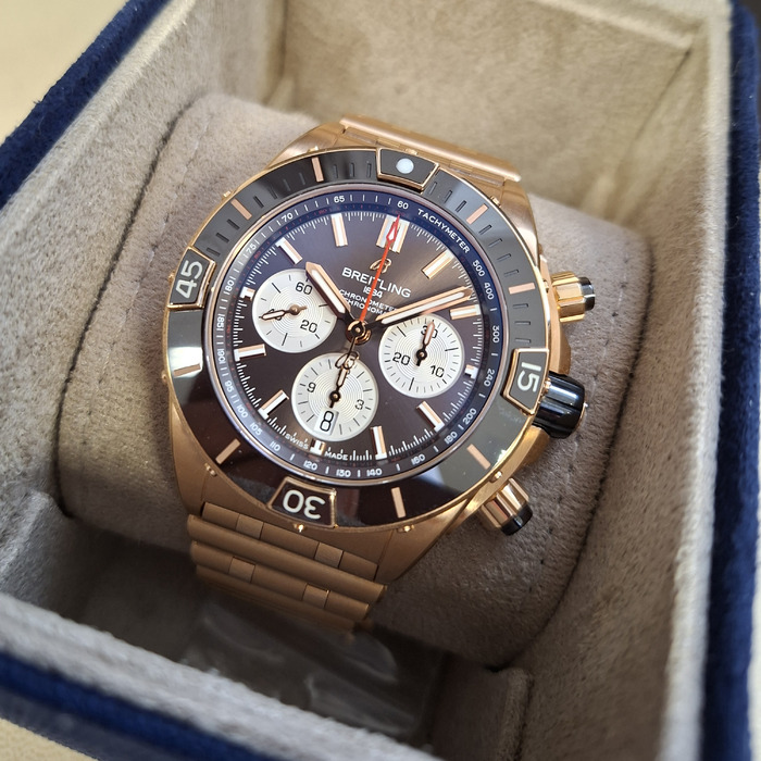 Breitling Super Chronomat B01 44 RB0136E31Q1R1 Rosegoud 18K Tweedehands 4948-2114 Juwelier Clem Vercammen.jpg