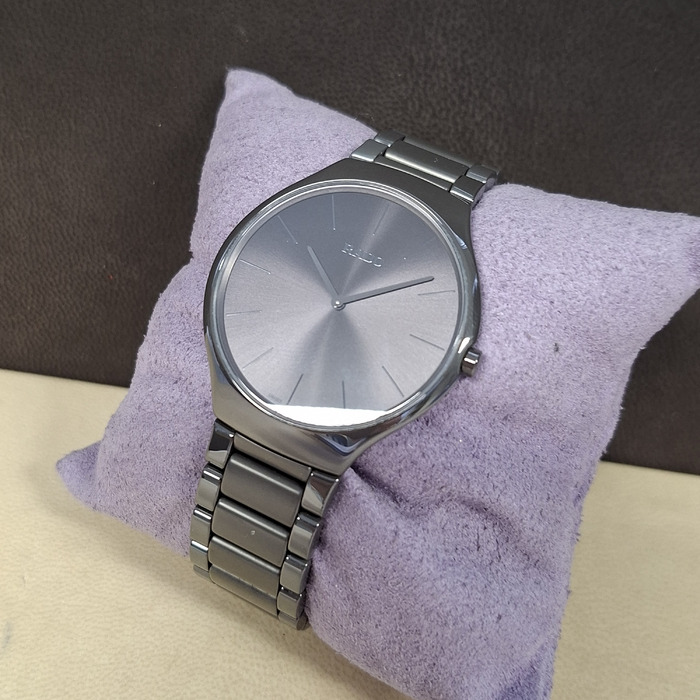 Rado True Thinline R27091612 Tweedehands 4988-2129 Juwelier Clem Vercammen.jpg
