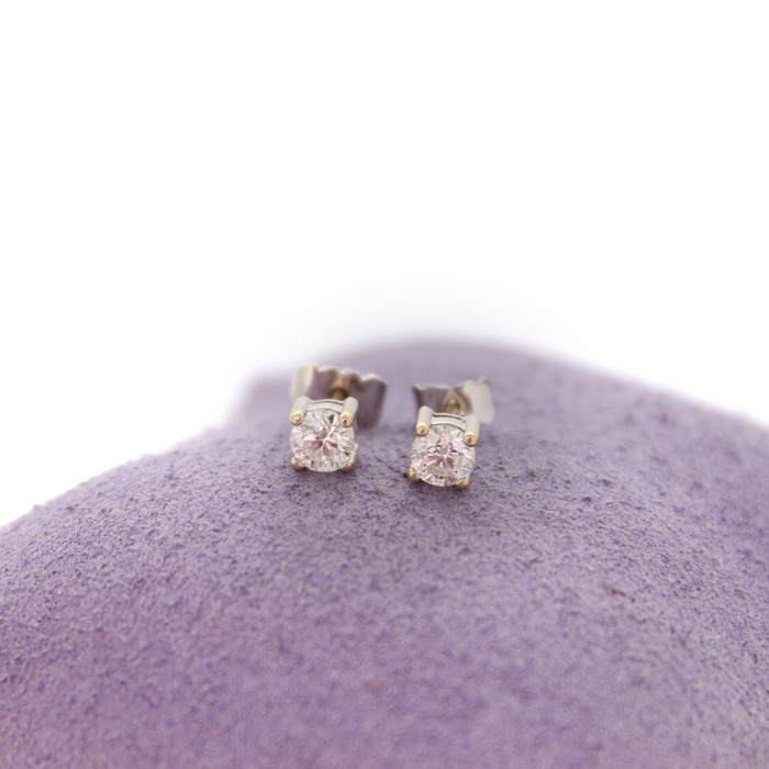 Oorstekers Solitair Witgoud 18 Karaat Briljant Tweedehands 4935-3292 Juwelier Clem Vercammen.jpg