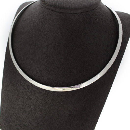 Juweel Omega Collier witgoud 18 karaat '4898-3302-TWDH' Juweel Omega Collier witgoud 18 karaat '4898-3302-TWDH'