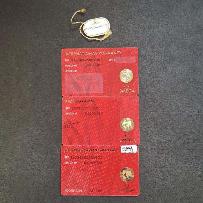Omega Speedmaster Moonwatch 31030425001002 Tweedehands 5000-2130 Juwelier Clem Vercammen.jpg