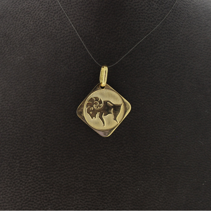 Hanger Horoscope Ram 18K geelgoud TWeedehands 82502-3320 Juwelier Clem Vercammen.jpg