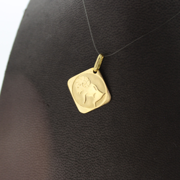 Hanger Horoscope Ram 18K geelgoud TWeedehands 82502-3320 Juwelier Clem Vercammen.jpg