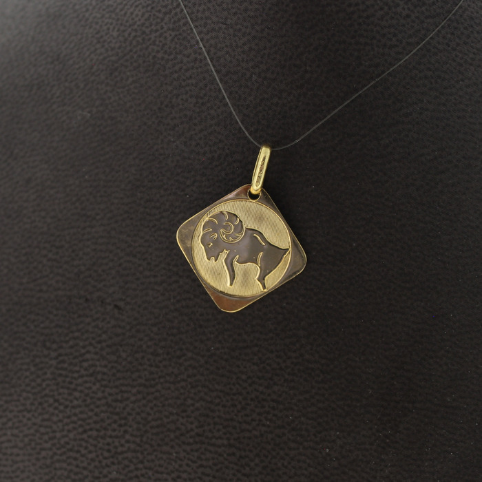 Hanger Horoscope Ram 18K geelgoud TWeedehands 82502-3320 Juwelier Clem Vercammen.jpg