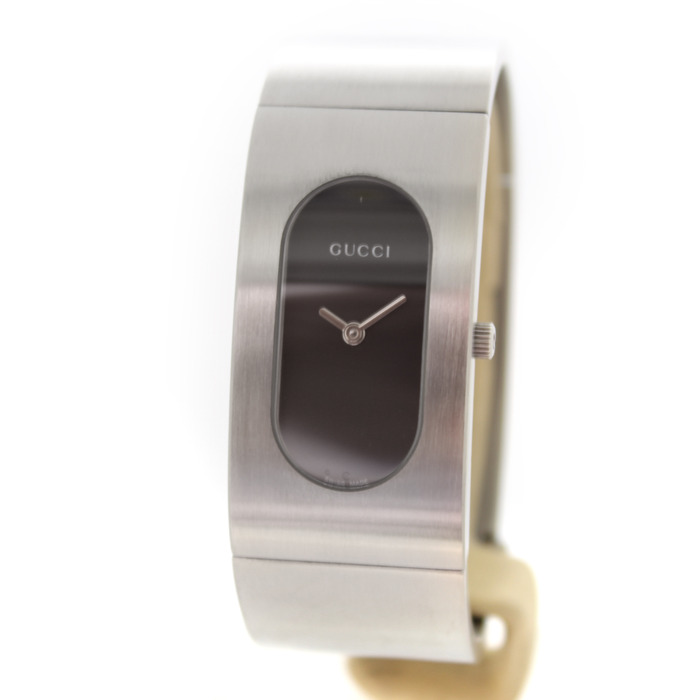 Gucci Vintage 2400L Quartz Tweedehands 4527-2137 Juwelier Clem Vercammen.jpg