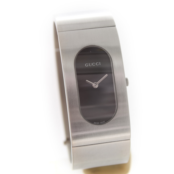 Gucci Vintage 2400L Quartz Tweedehands 4527-2137 Juwelier Clem Vercammen.jpg