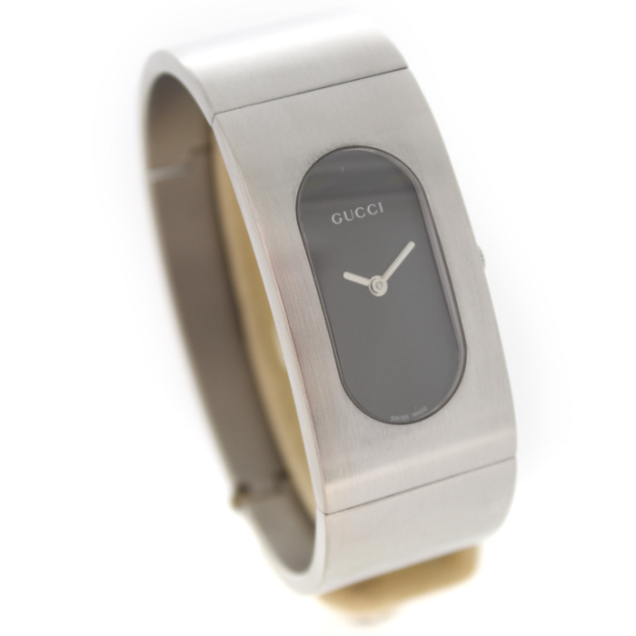 Gucci Vintage 2400L Quartz Tweedehands 4527-2137 Juwelier Clem Vercammen.jpg