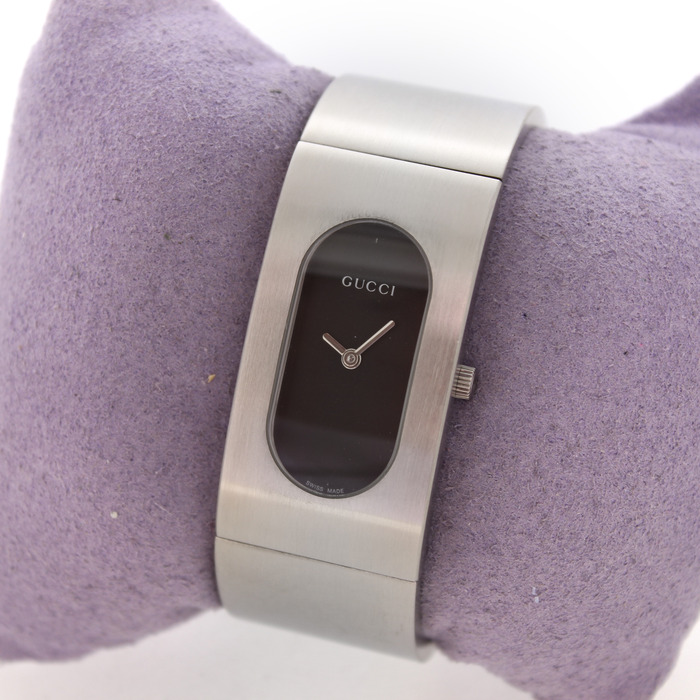 Gucci Vintage 2400L Quartz Tweedehands 4527-2137 Juwelier Clem Vercammen.jpg
