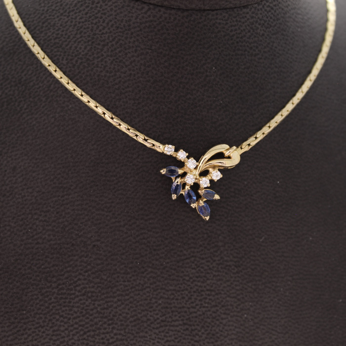 Collier Geelgoud Saffier Briljant Tweeddehands 5746-3351 Juwelier Clem Vercammen.jpg