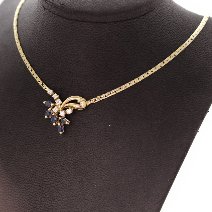 Collier Geelgoud Saffier Briljant Tweeddehands 5746-3351 Juwelier Clem Vercammen.jpg