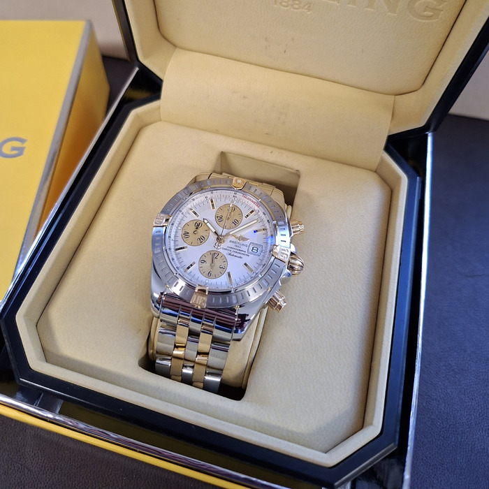 Breitling Chronomat Evolution B1335611-G570 Tweedehands 5537-2152 Juwelier Clem Vercammen.jpg