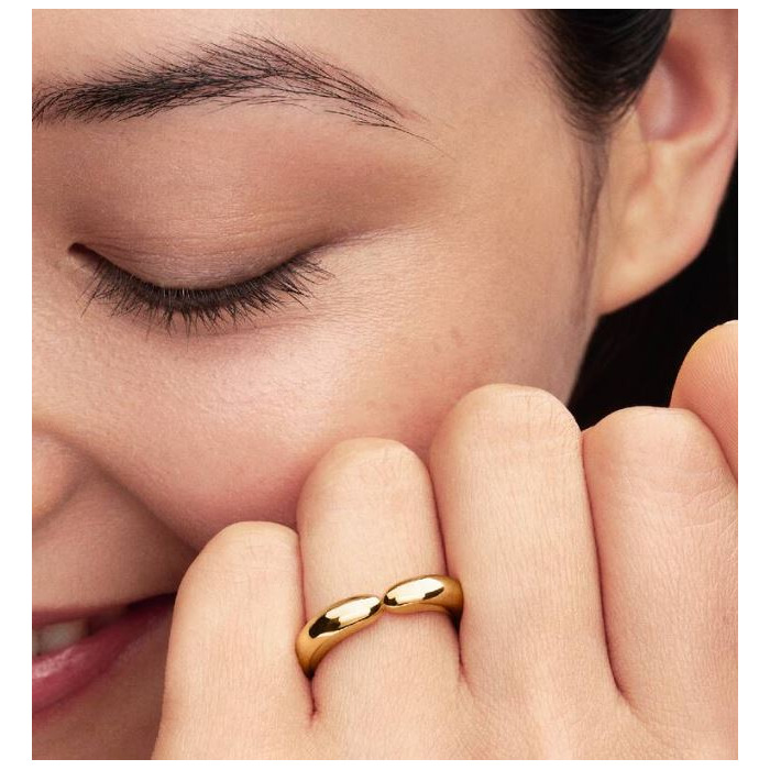 278851 01 Pandora Disney Pooh Hug Gold Plated Ring 165025C01 Juwelier Clem Vercammen.jpg